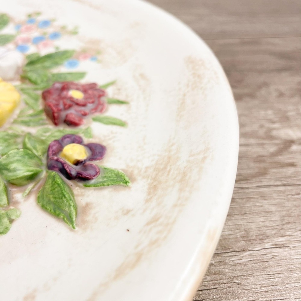 Vintage Floral Wall Hanging: Cottage Chic Home Decor - Picture 3 of 12
